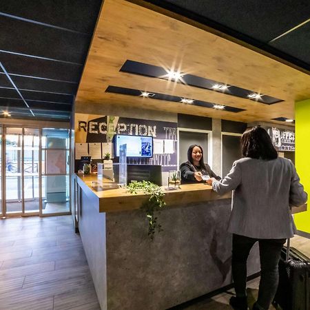 Ibis Budget Paris Clichy Mairie Bagian luar foto
