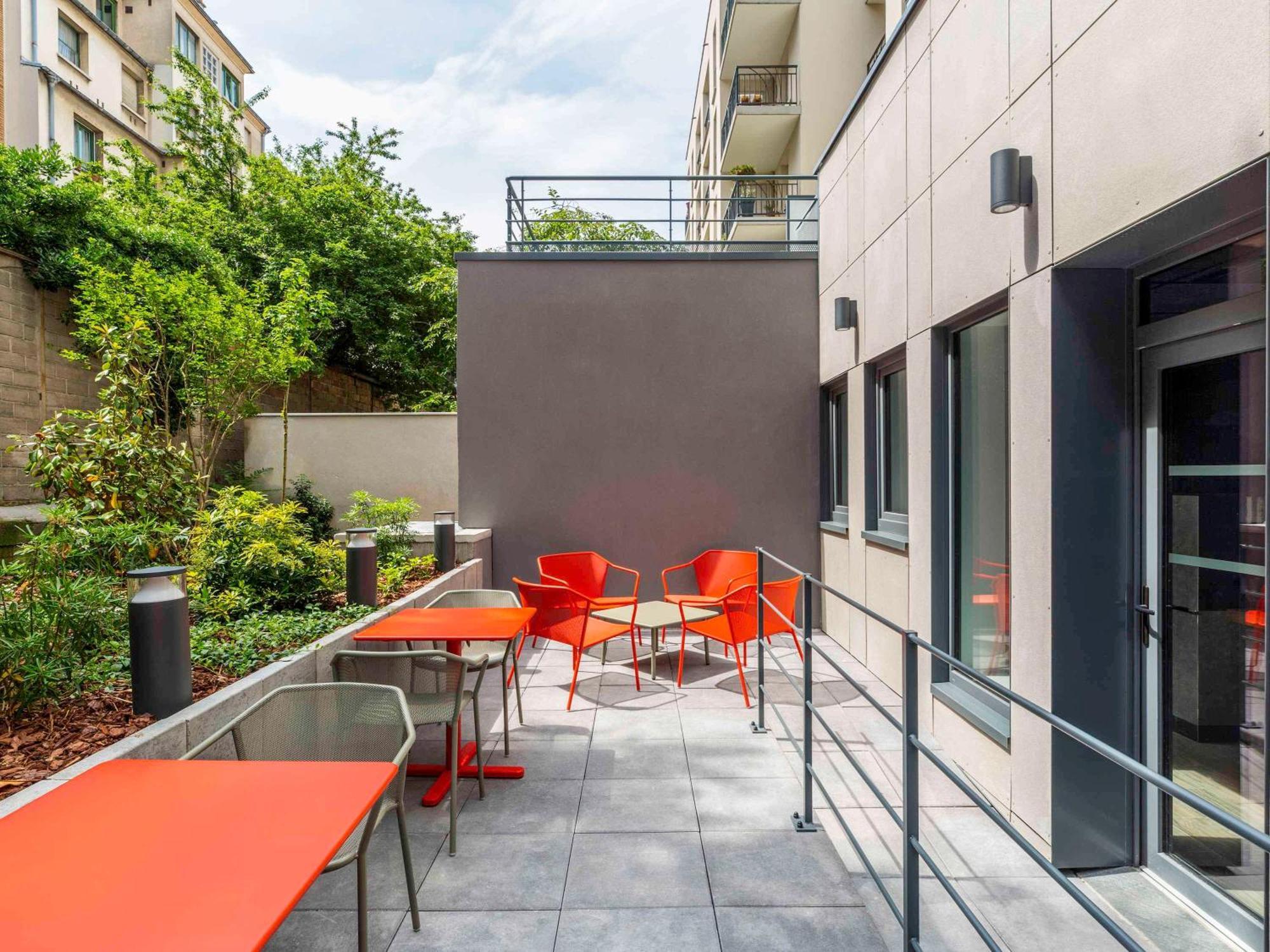 Ibis Budget Paris Clichy Mairie Bagian luar foto
