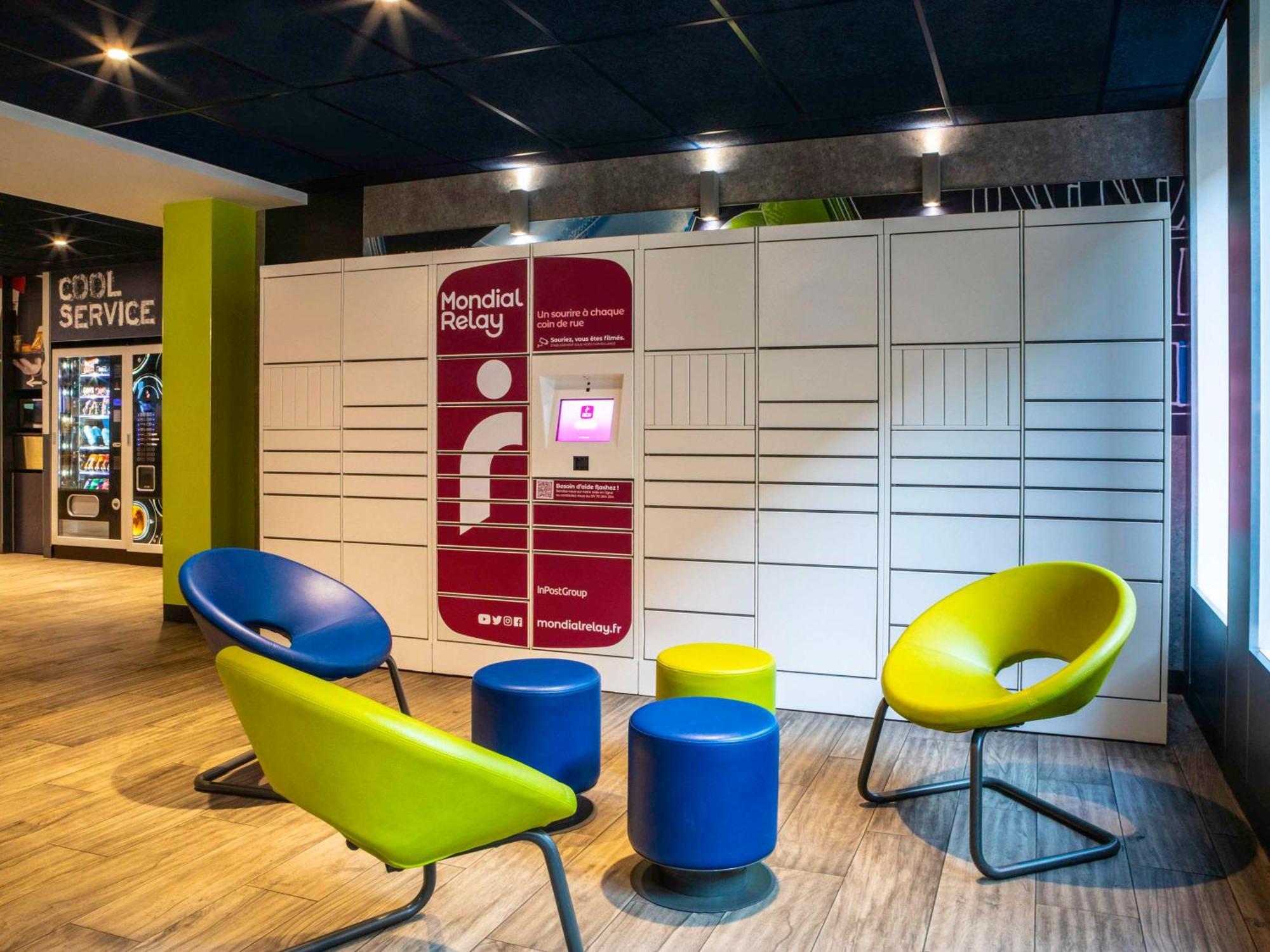 Ibis Budget Paris Clichy Mairie Bagian luar foto