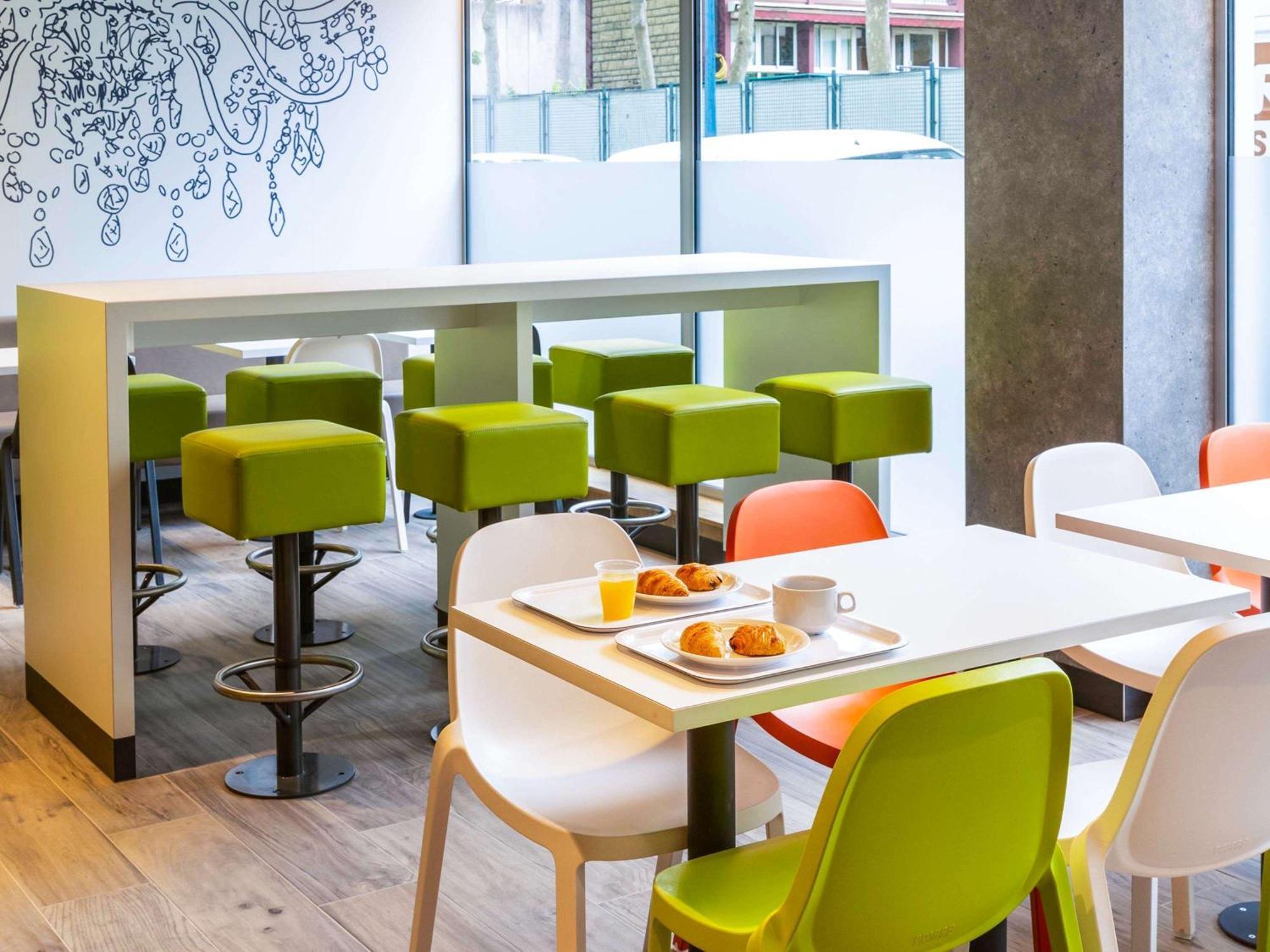 Ibis Budget Paris Clichy Mairie Bagian luar foto