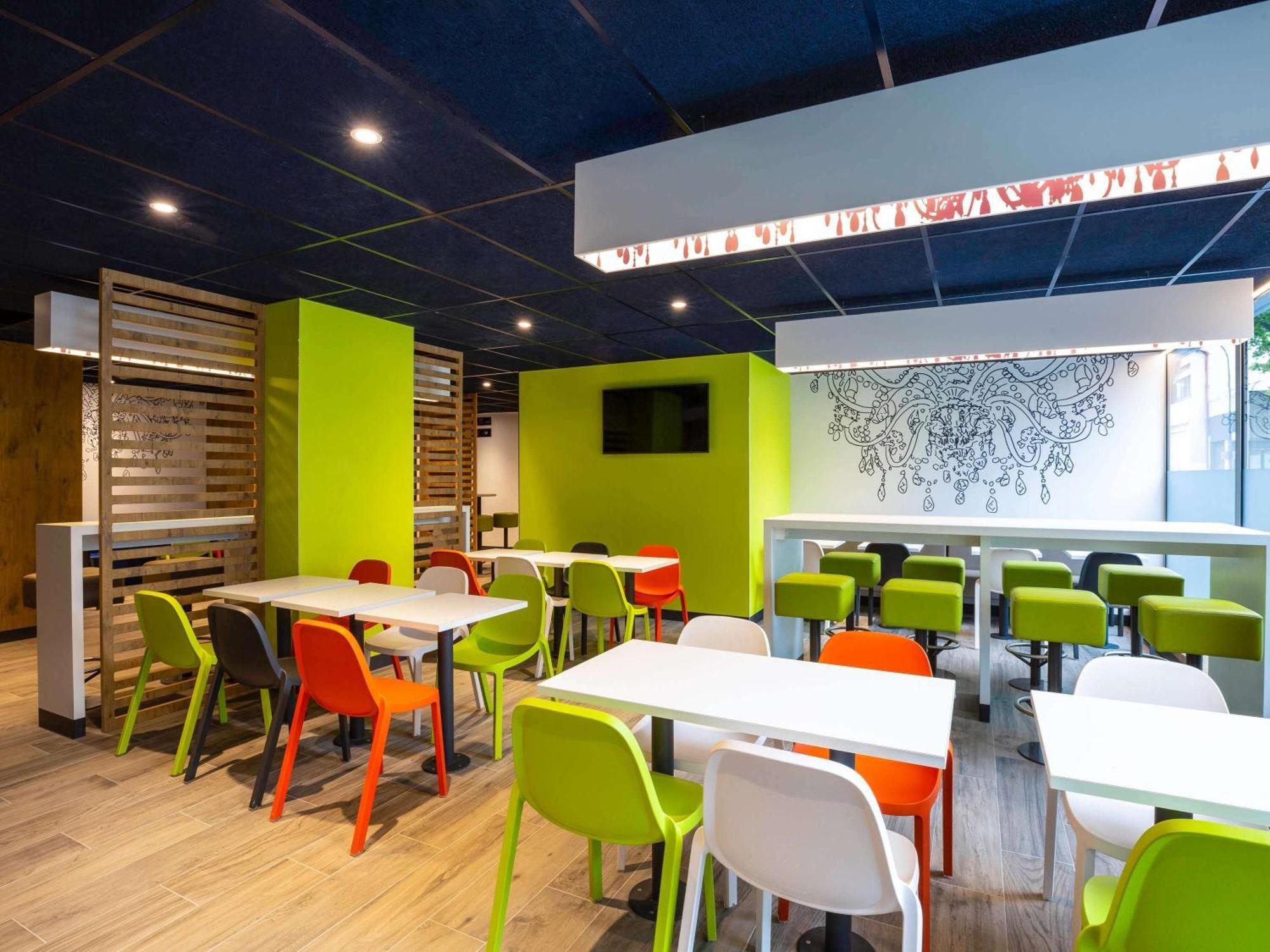 Ibis Budget Paris Clichy Mairie Bagian luar foto