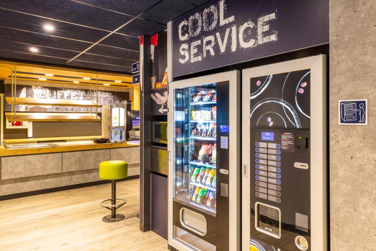 Ibis Budget Paris Clichy Mairie Bagian luar foto