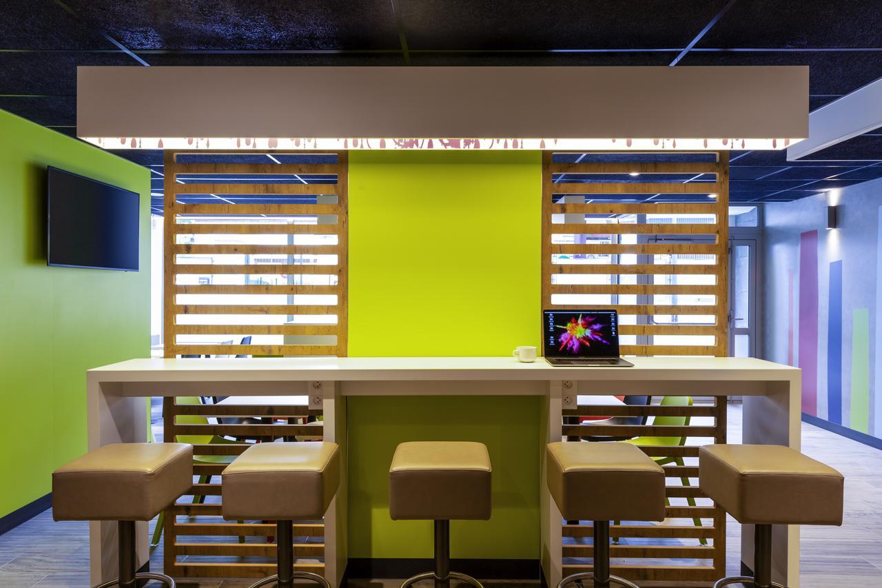 Ibis Budget Paris Clichy Mairie Bagian luar foto