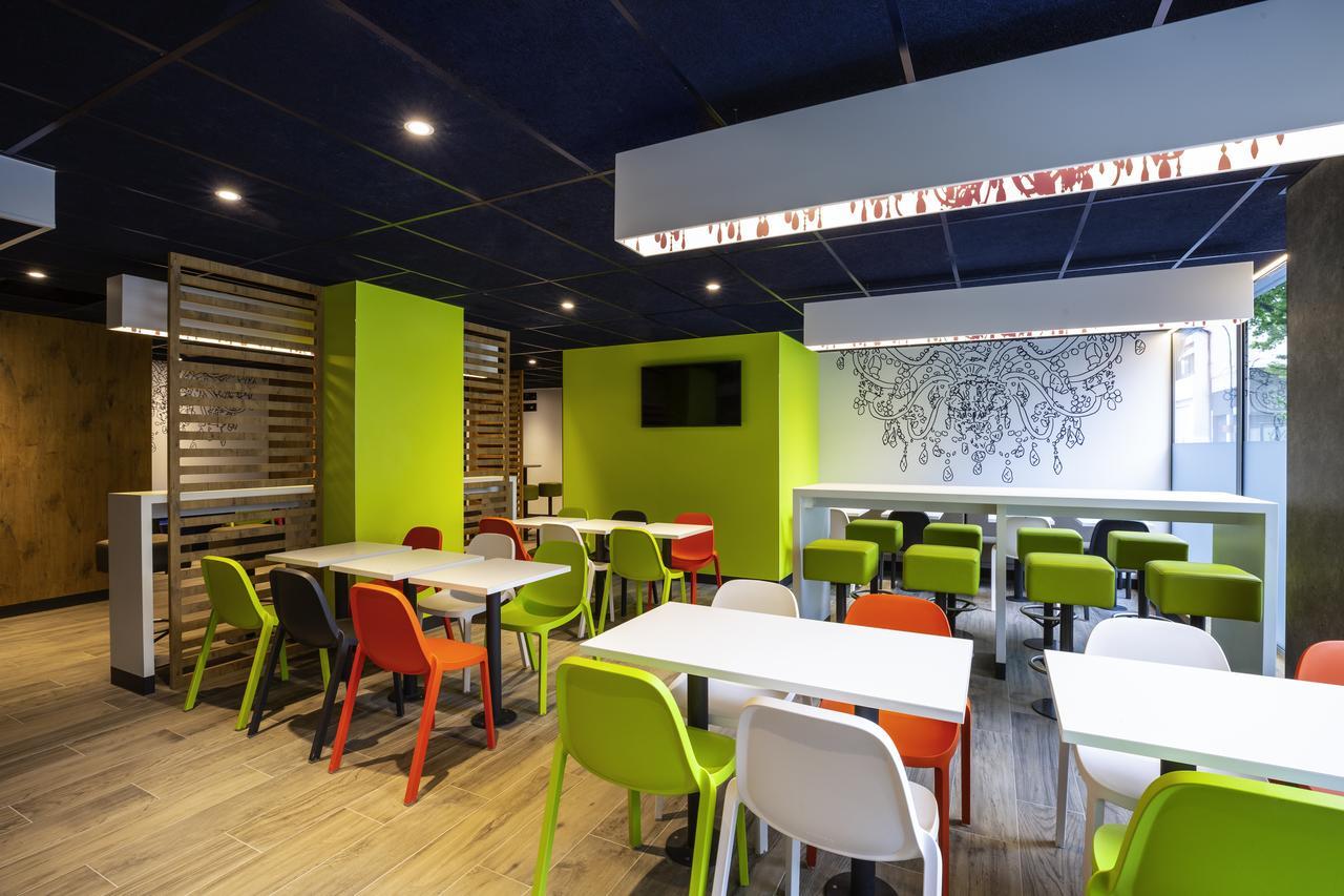Ibis Budget Paris Clichy Mairie Bagian luar foto