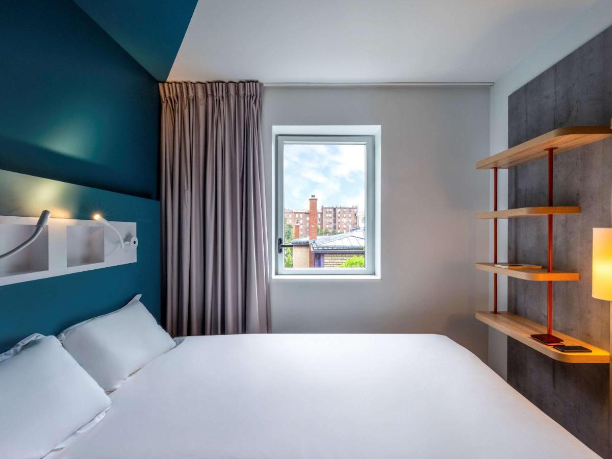 Ibis Budget Paris Clichy Mairie Bagian luar foto
