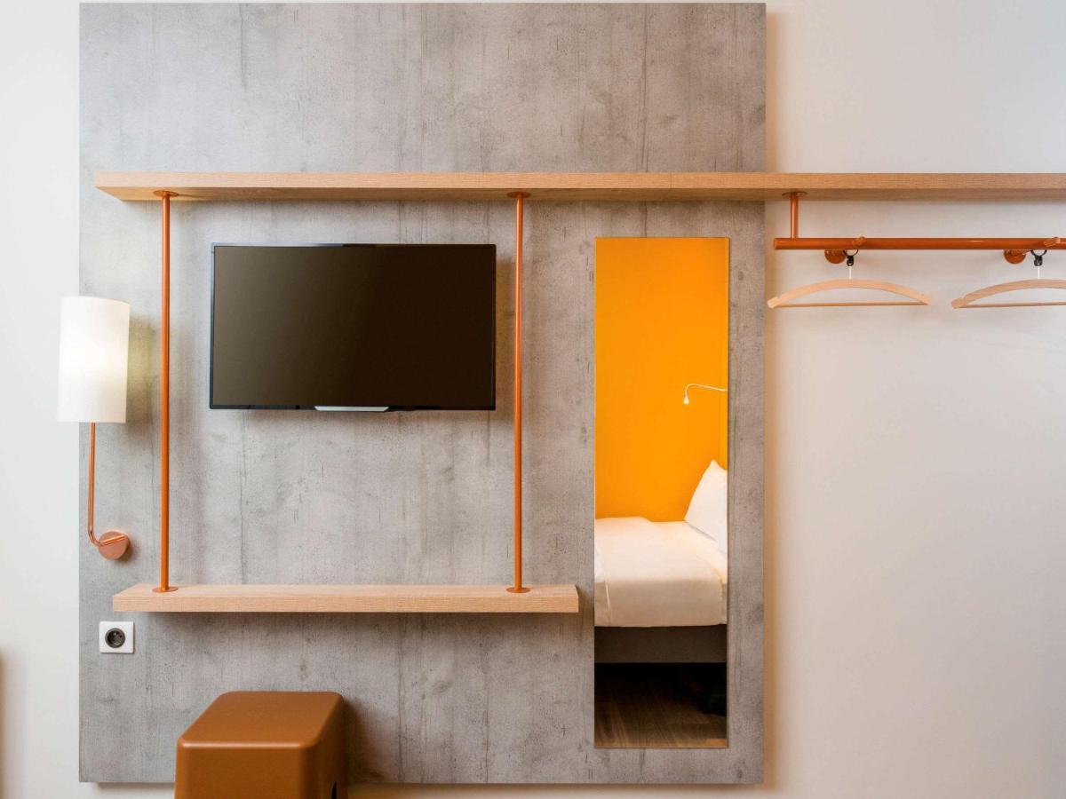 Ibis Budget Paris Clichy Mairie Bagian luar foto